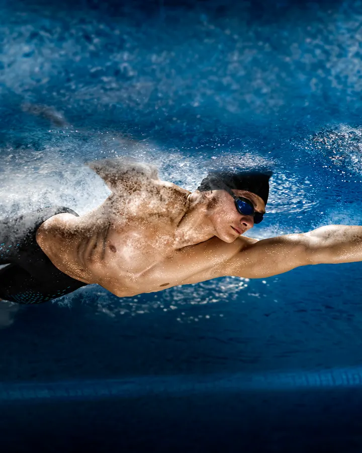 Schwimmer in kraftvollem Kraulzug, SVV Plauen